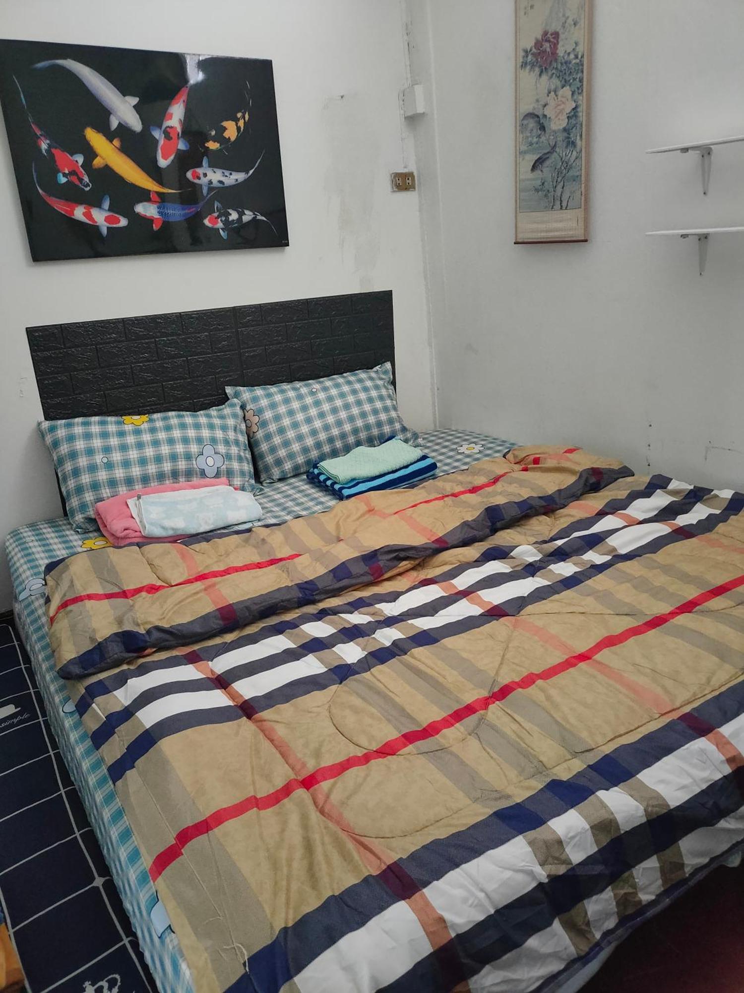 Sip N' Camp Hostel Банкок Екстериор снимка